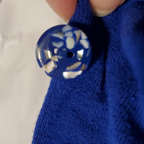 ANTHONY'S V-neck Gathered Back Tunic - Picture 9 of 9